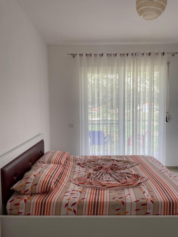 Nimfeum Apartments Shëngjin Buitenkant foto